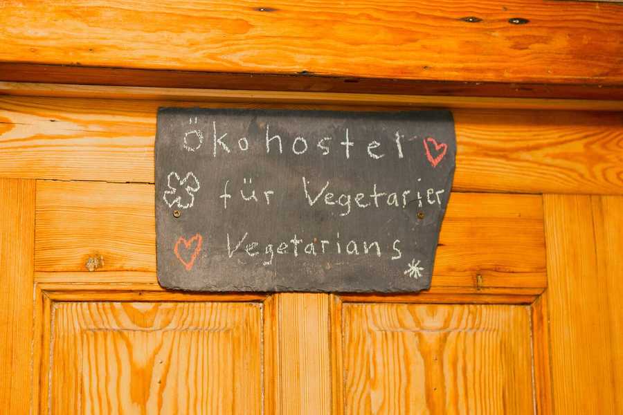 Ökohostel für Vegetarier,  wohnen mit Gleichgesinnten auf drei Ebenen.