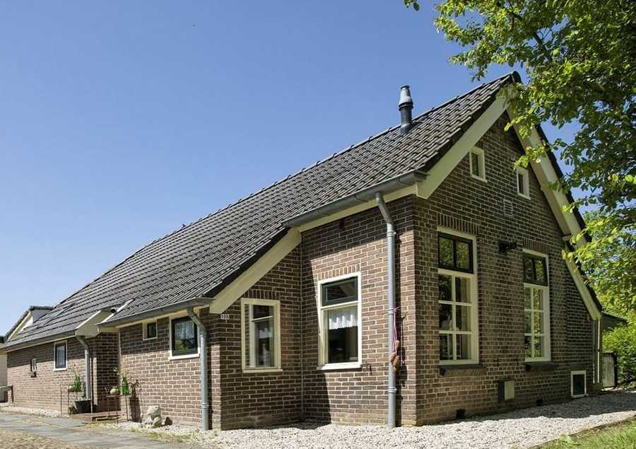 Lovely dog friendly cottage, in forest surrounding for wonderful walks & swims