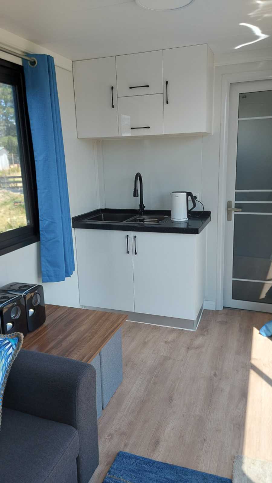 Modern Tiny-home in a Park-like Setting