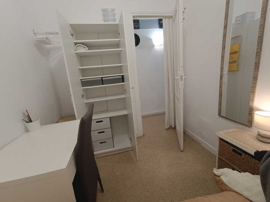 Double Room Well Located