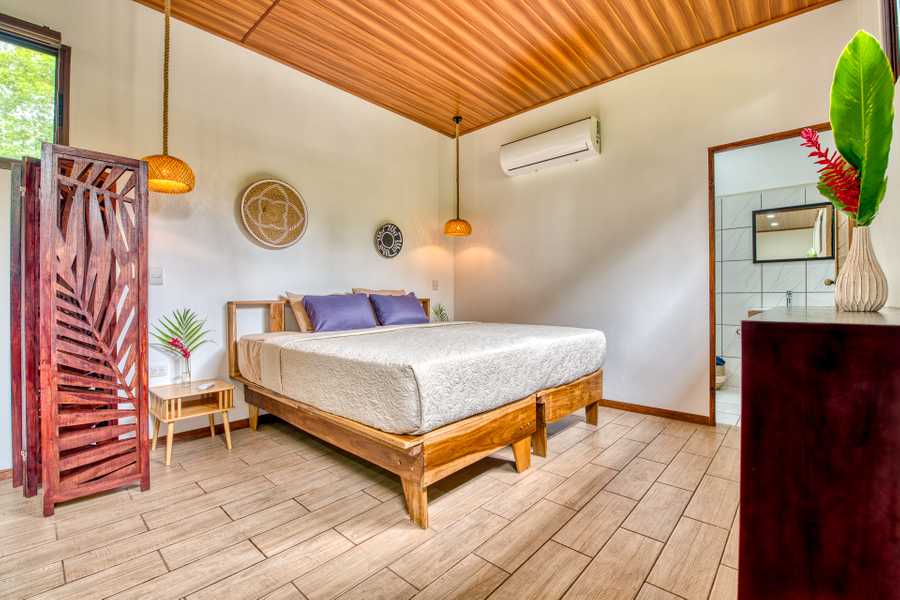Beachfront Studio - Fast Wifi & AC