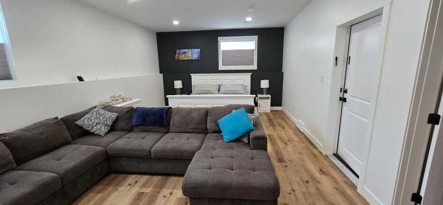 Bright Bachelor Suite by Dog Park, Lake & Trails