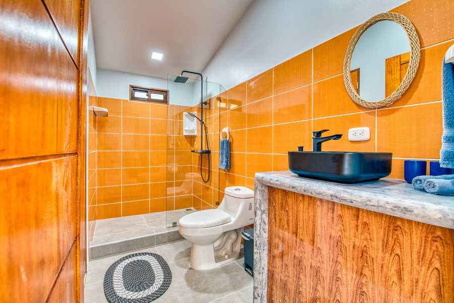 Oceanfront House with AC & Wifi @ Cocles Beachbreak