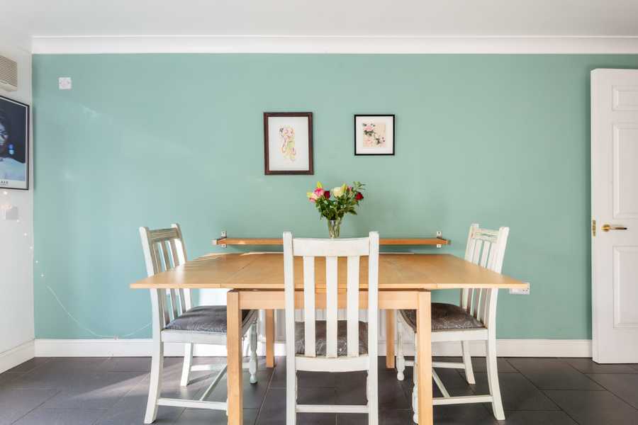 Eclectic Double in Arty Vegan Townhouse with Garden