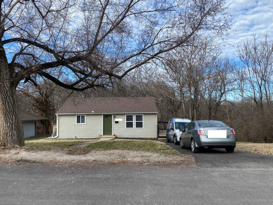 Cozy room in a fully-vegan home near downtown Kansas City