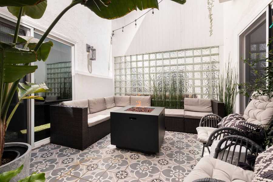 Modern Beach Town Living with INFRARED SAUNA and ELECTRIC CAR CHARGER