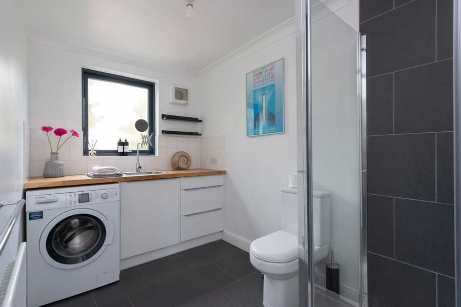 Arty 1 bedroom townhouse with garden