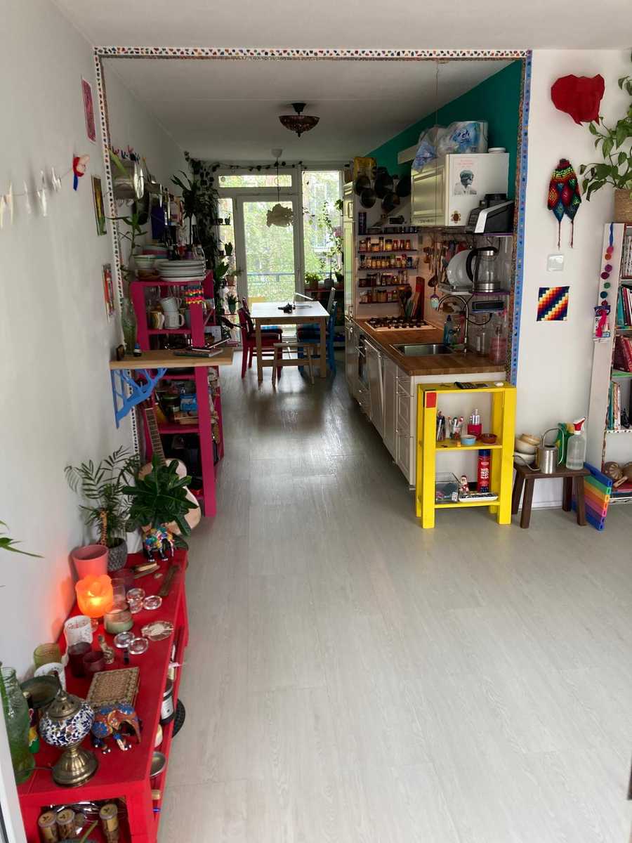 Colorful & bright APARTMENT (Oost) - includes 2 bicycles (!)