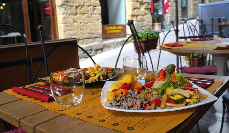 Suite Castello, central beautyhome in the historic center, with 100% vegan meals