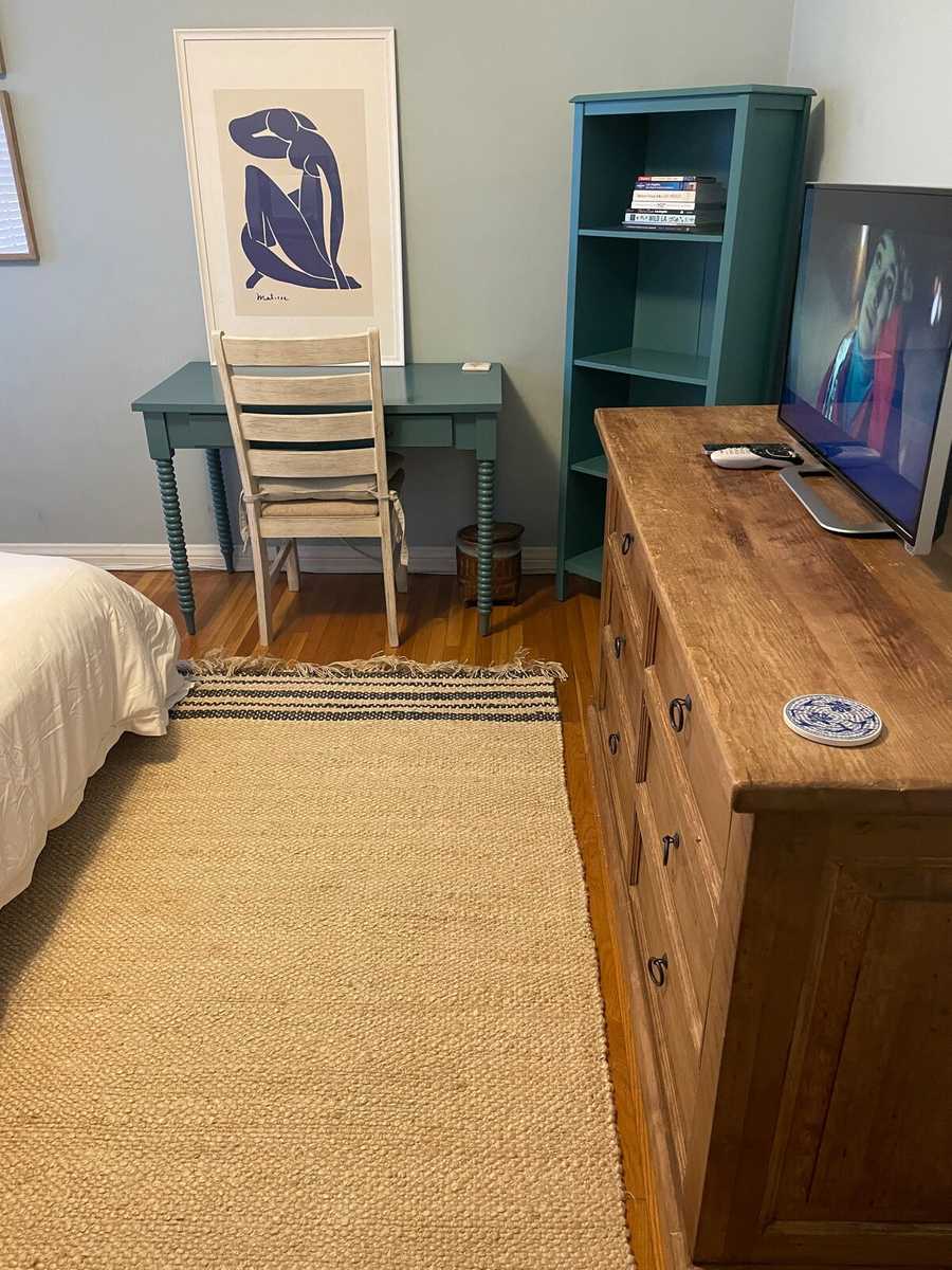 Beautiful Bedrooms minutes from Universal Studios