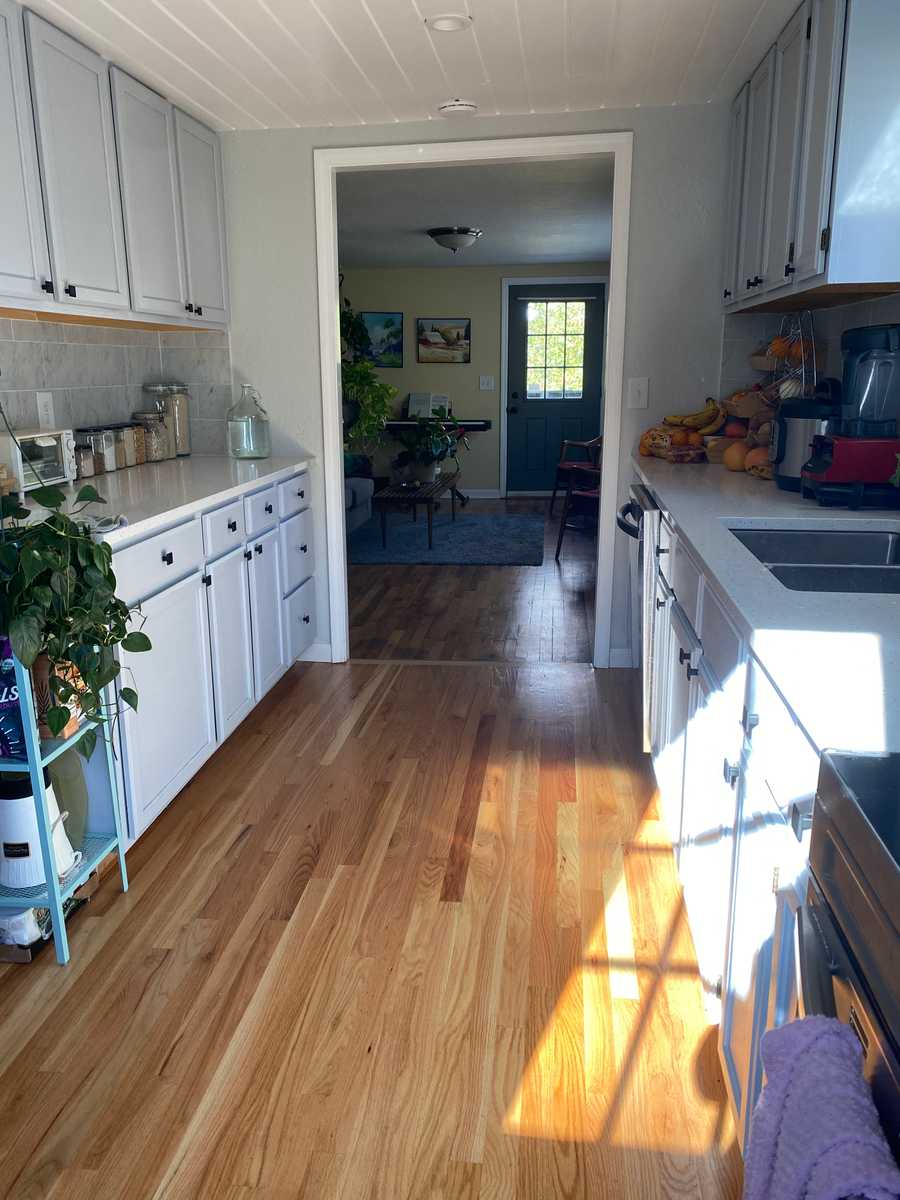 Cozy room in a fully-vegan home near downtown Kansas City