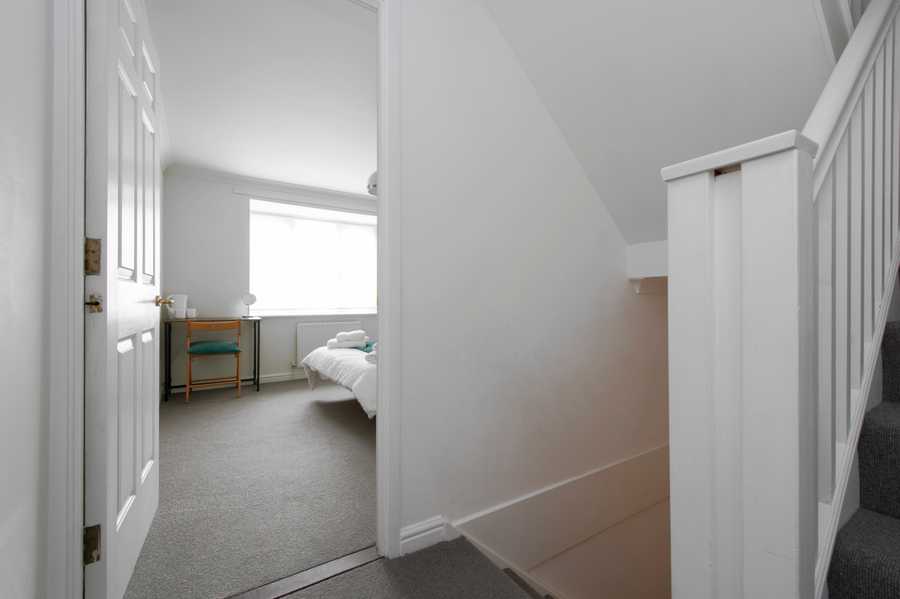 Arty 1 bedroom townhouse with garden