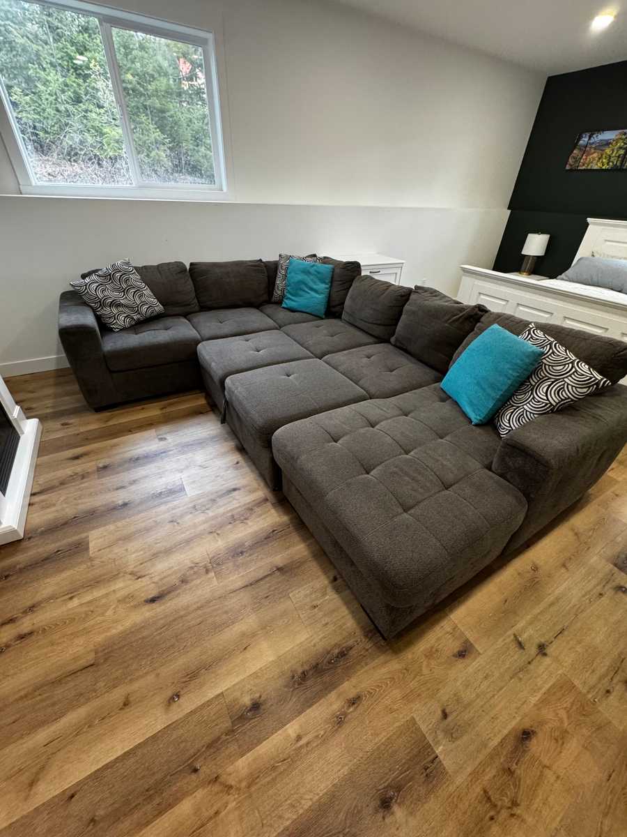 Bright Bachelor Suite by Dog Park, Lake & Trails