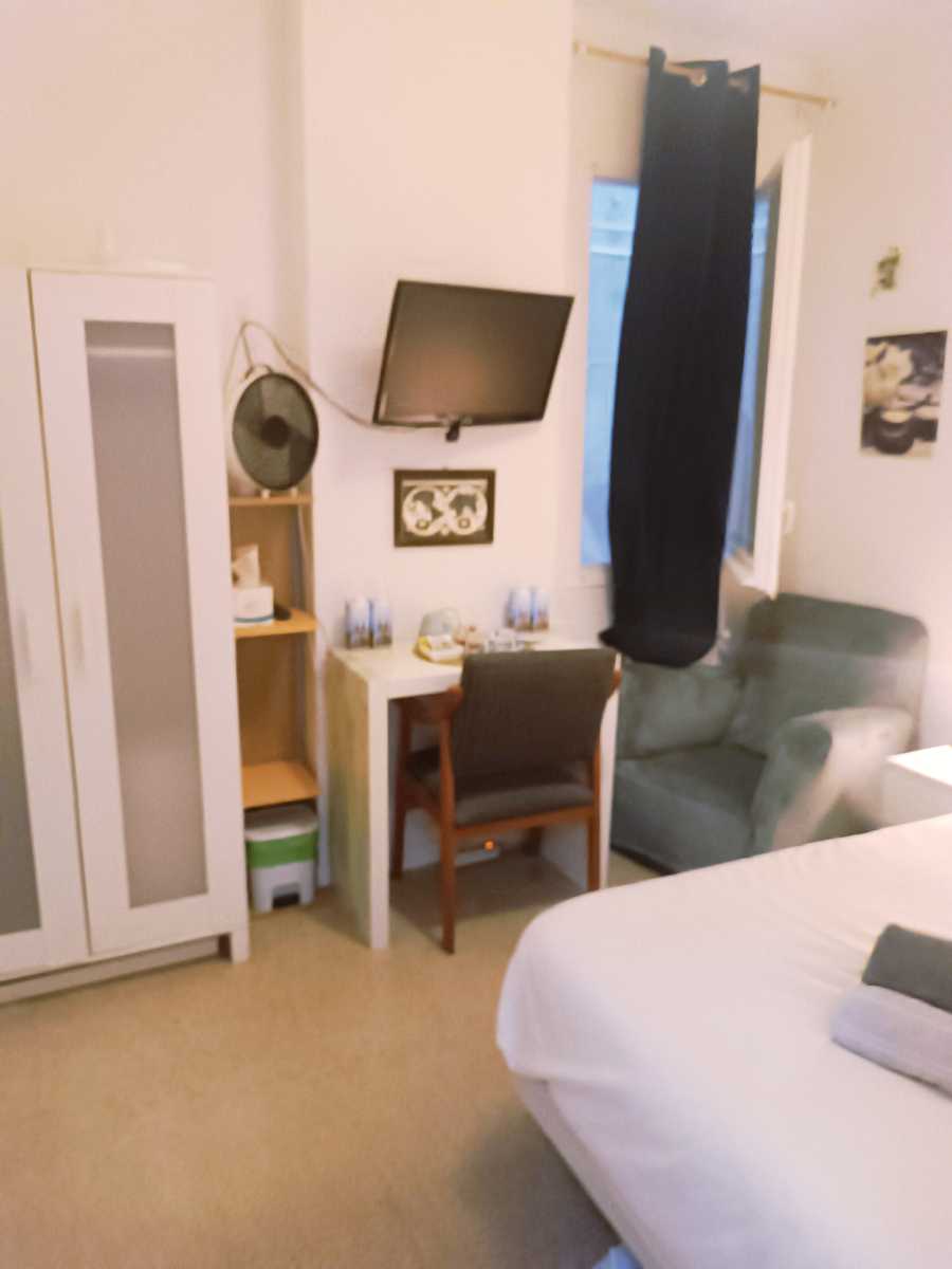 Double Room Well Located