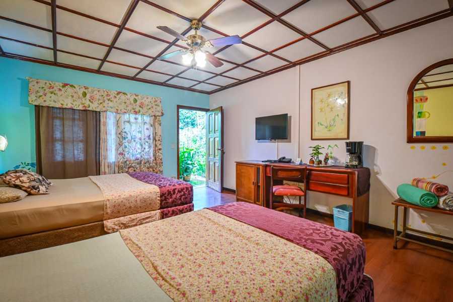Lands in love hotel & forest resort 