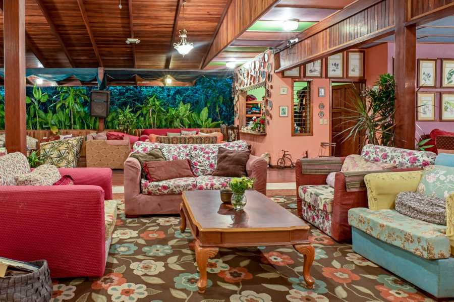 Lands in love hotel & forest resort 
