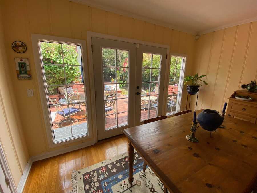 Beautiful Bedrooms minutes from Universal Studios