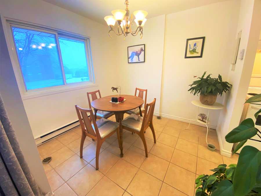 Cozy Room with a beautiful view of downtown Quebec and very close to nature
