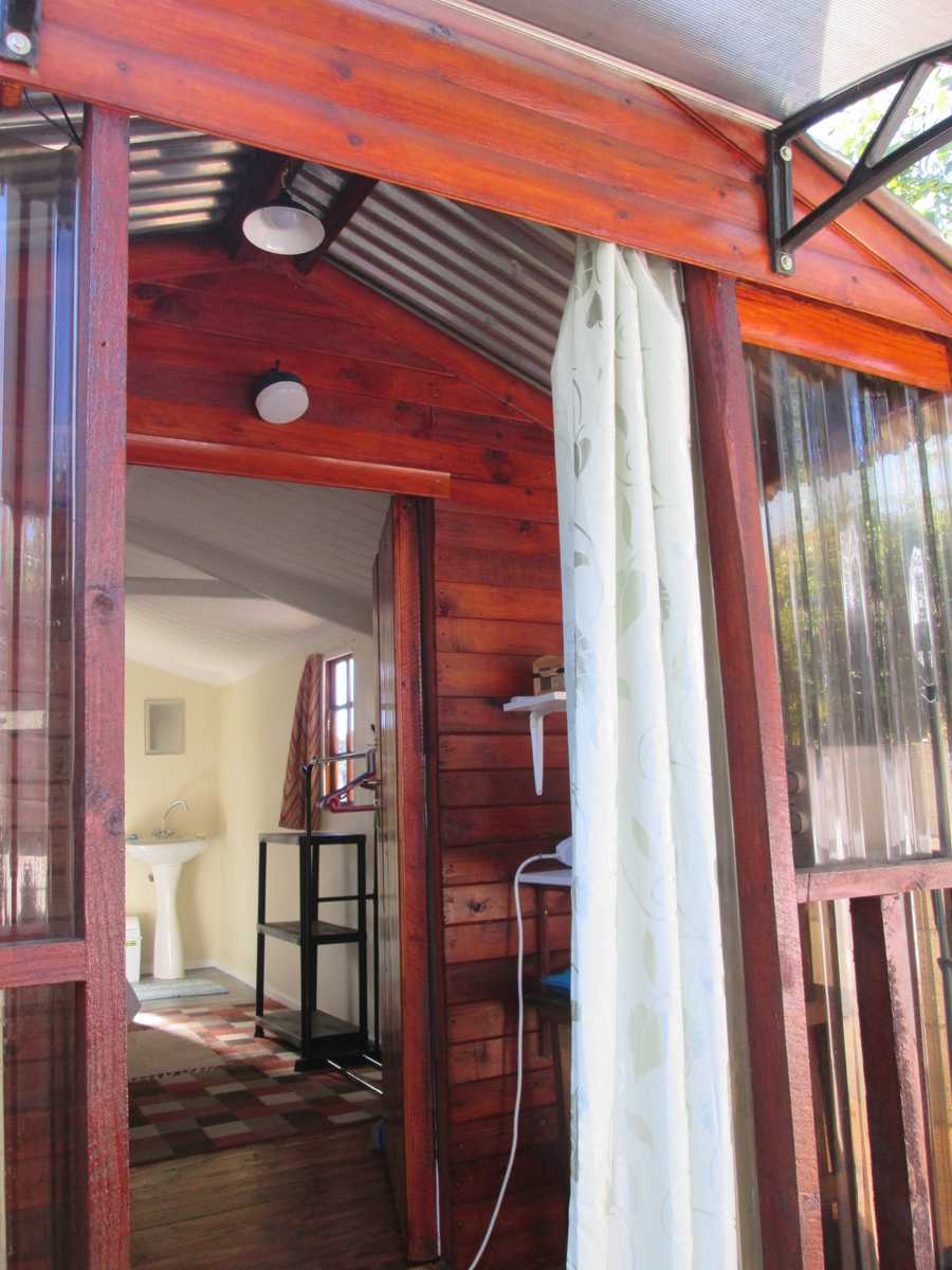 Bodhi Hut - a safe space for vegans and spiritual travellers