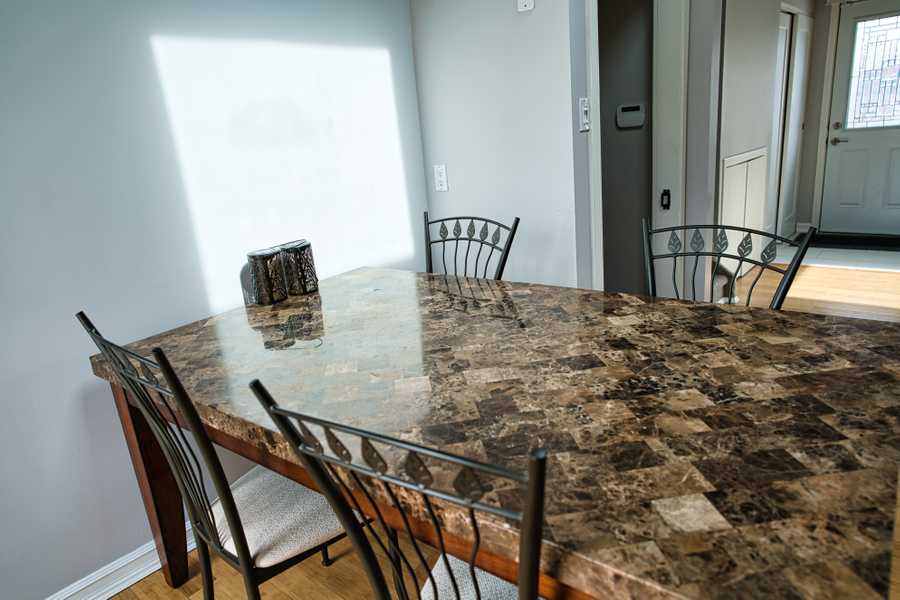 Private Room, 3 minutes from C-Train