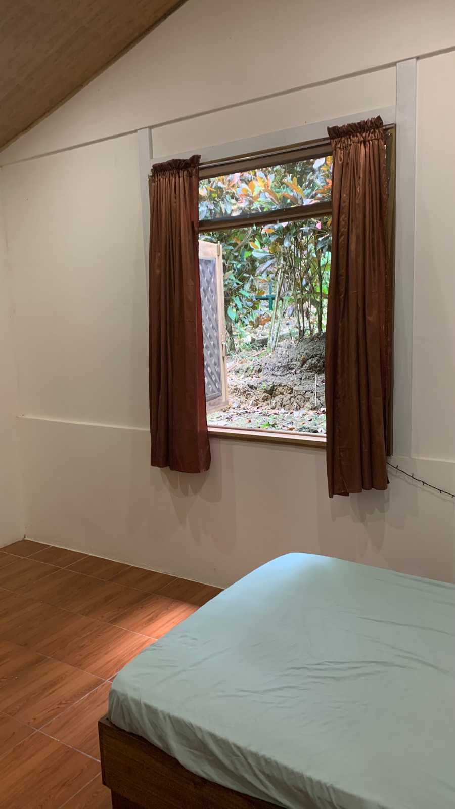 Beautiful tall room in Casa Pachamama on Magic Hill