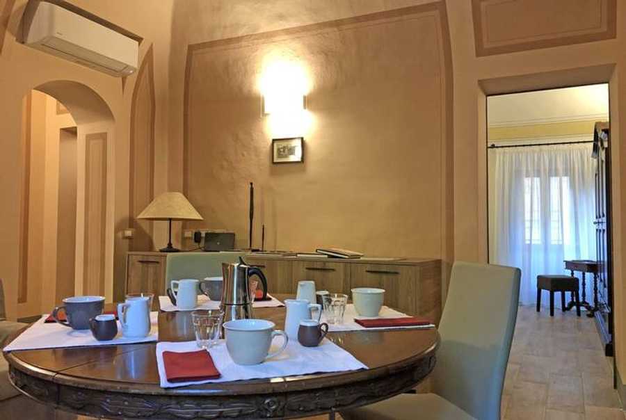 Suite Castello, central beautyhome in the historic center, with 100% vegan meals