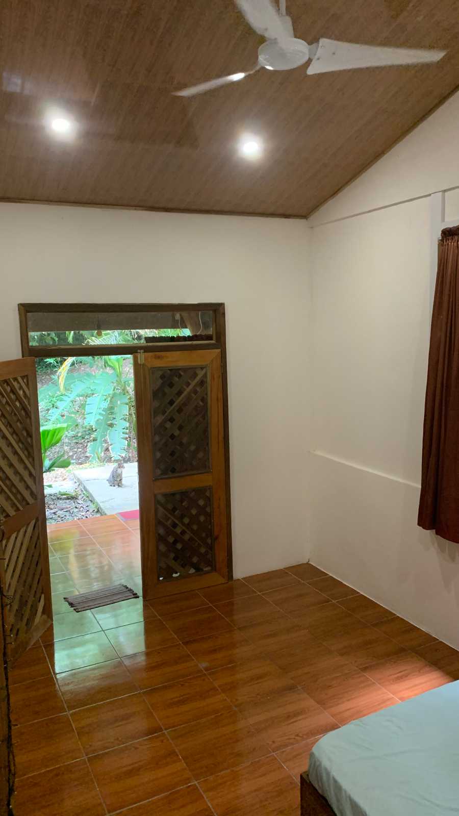 Beautiful tall room in Casa Pachamama on Magic Hill