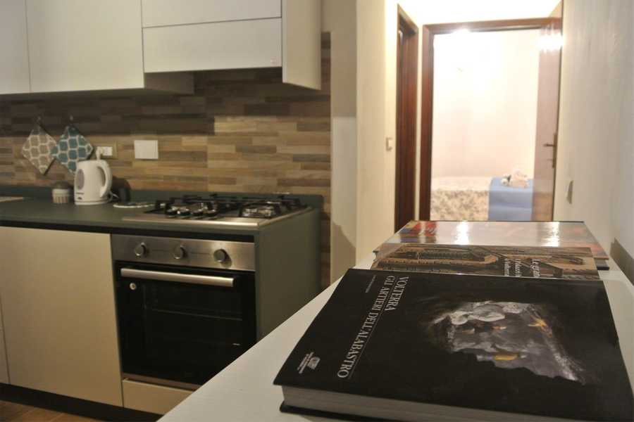 CASA LECCI, intimate apartment for couples few steps from Roman Theatre