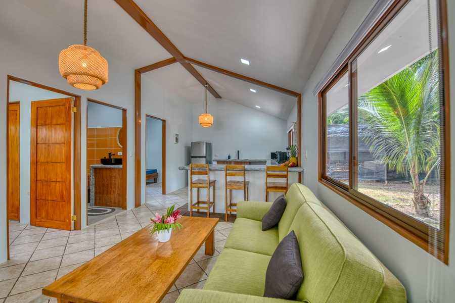 Oceanfront House with AC & Wifi @ Cocles Beachbreak