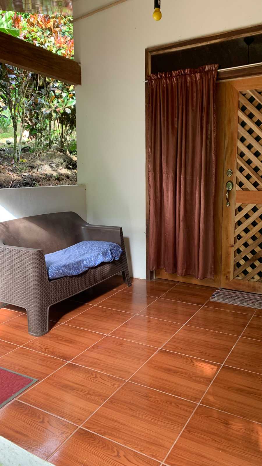 Beautiful tall room in Casa Pachamama on Magic Hill
