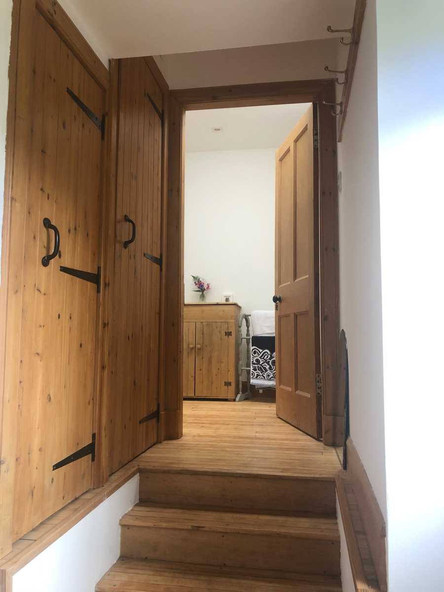 The Neuk o' the Mill: vegan B&B stone cottage