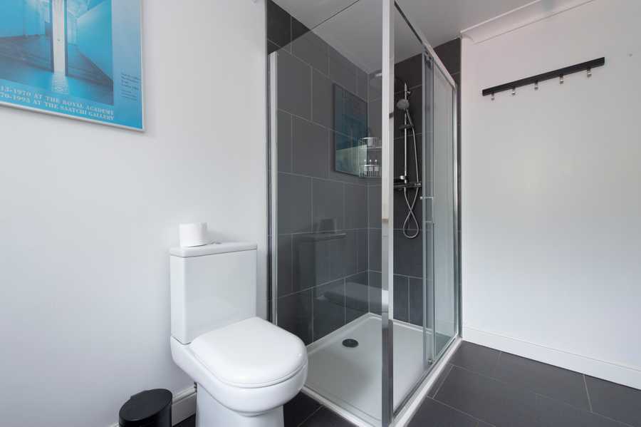 Arty 1 bedroom townhouse with garden