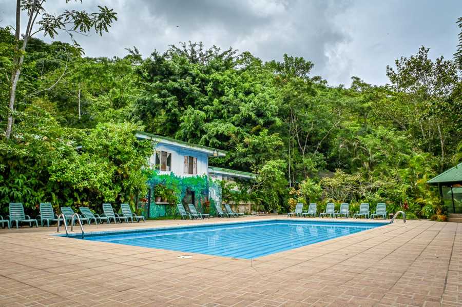 Lands in love hotel & forest resort 