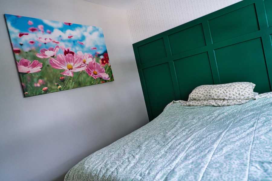 Private Room, 3 minutes from C-Train