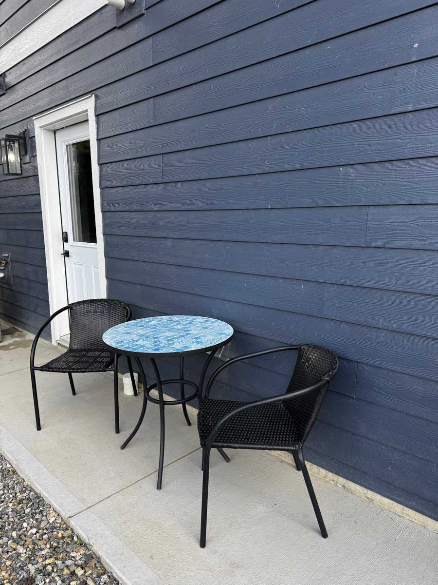 Bright Bachelor Suite by Dog Park, Lake & Trails