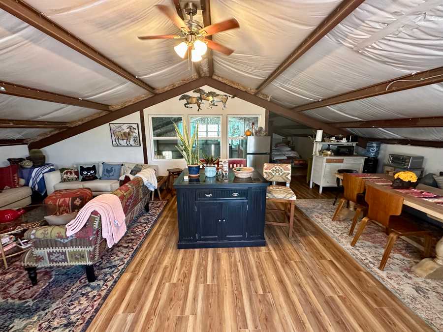 Barn Bunkhouse with Upper Deck & Sunset Views of the Sanctuary