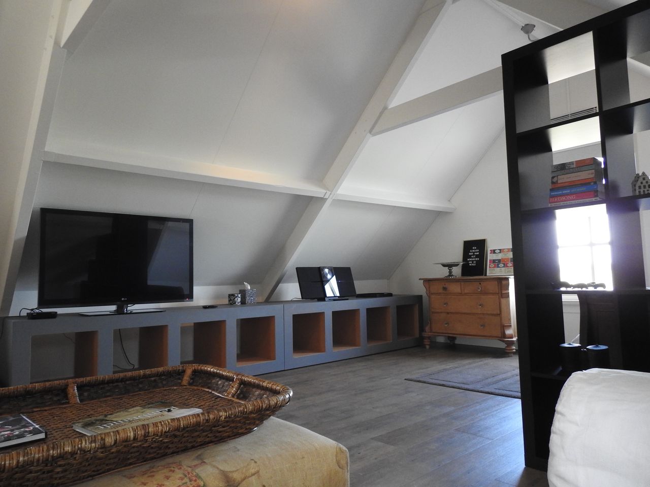 Cozy and Peaceful Thatched Roof Guesthouse of 1880's Farmhouse near Amsterdam!