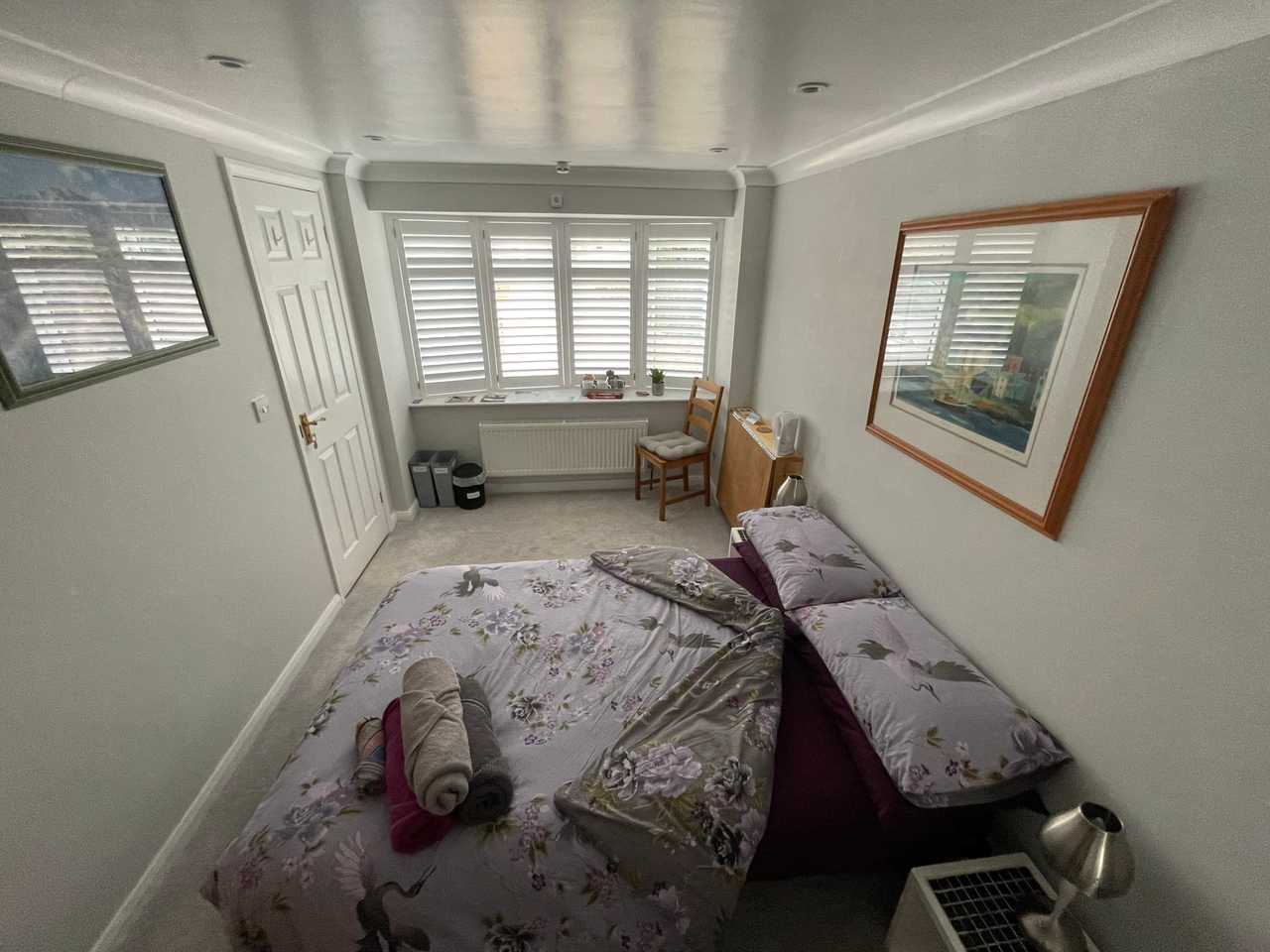 Cosy small double en-suite room