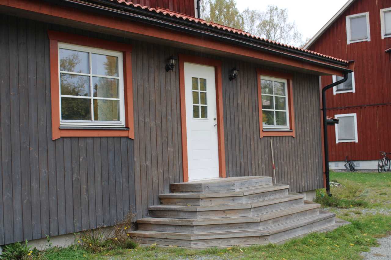 Cozy room for one i the vegetarian and spiritual eco-village  close to Järna