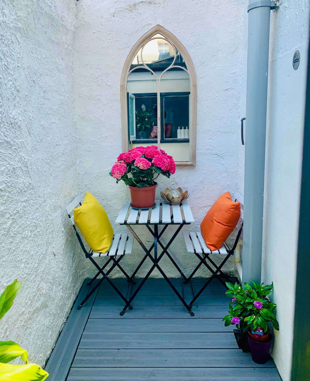 BRIGHTON’S Centrally Located Modern Cottage & Private Patio