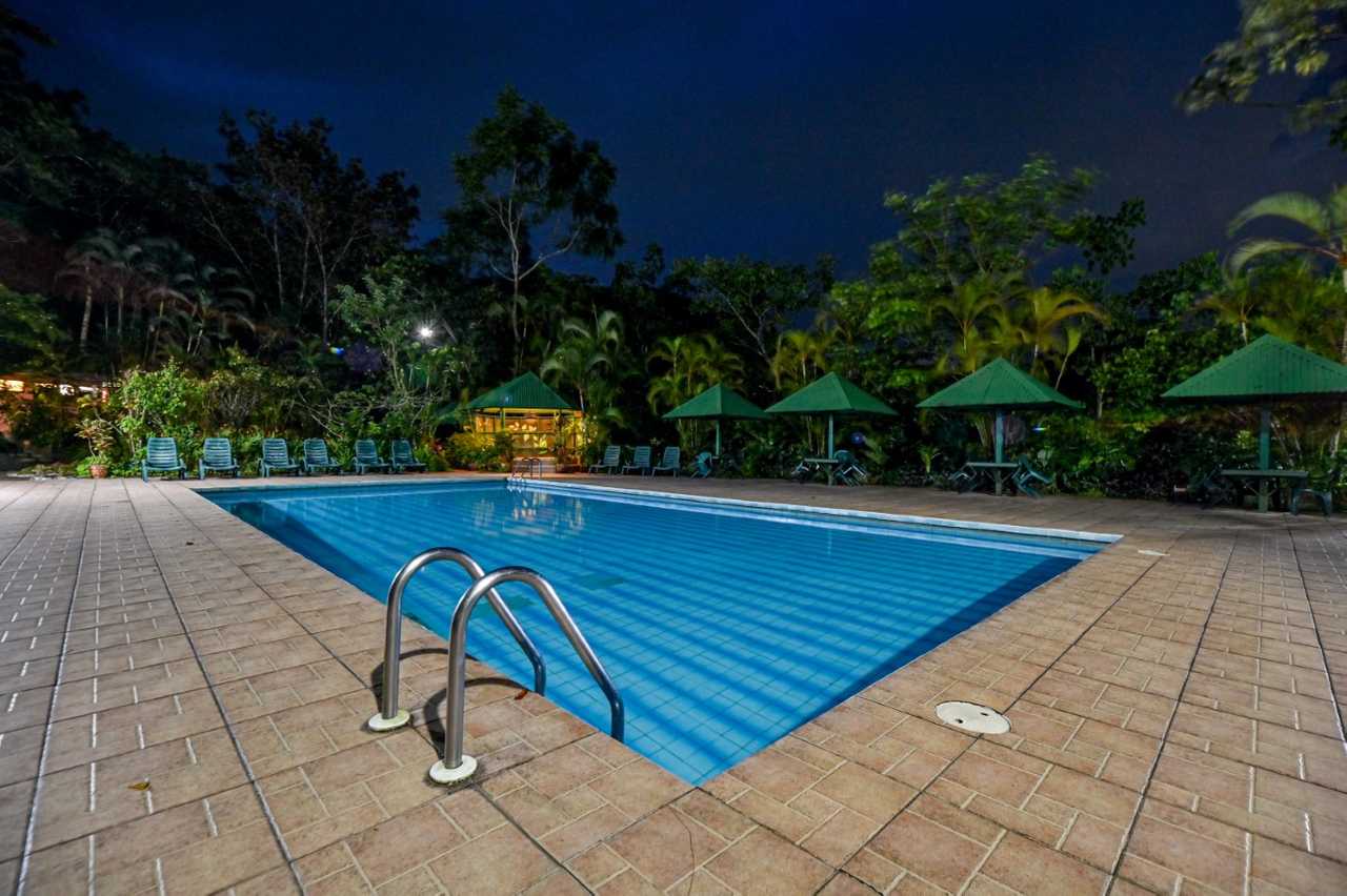 Lands in love hotel & forest resort 