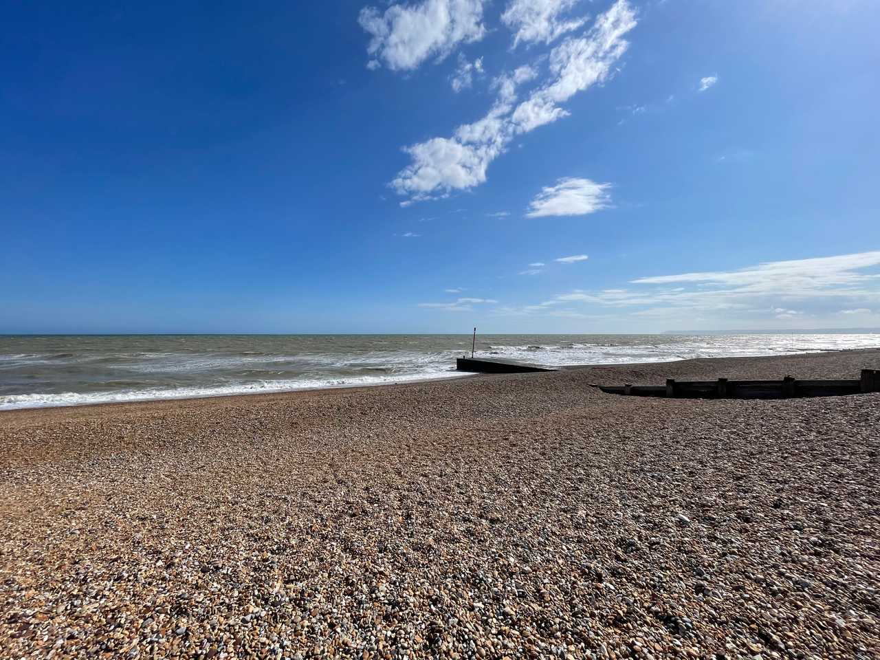 Spacious, bright, seaside haven, just a few minutes walk to the beach! 