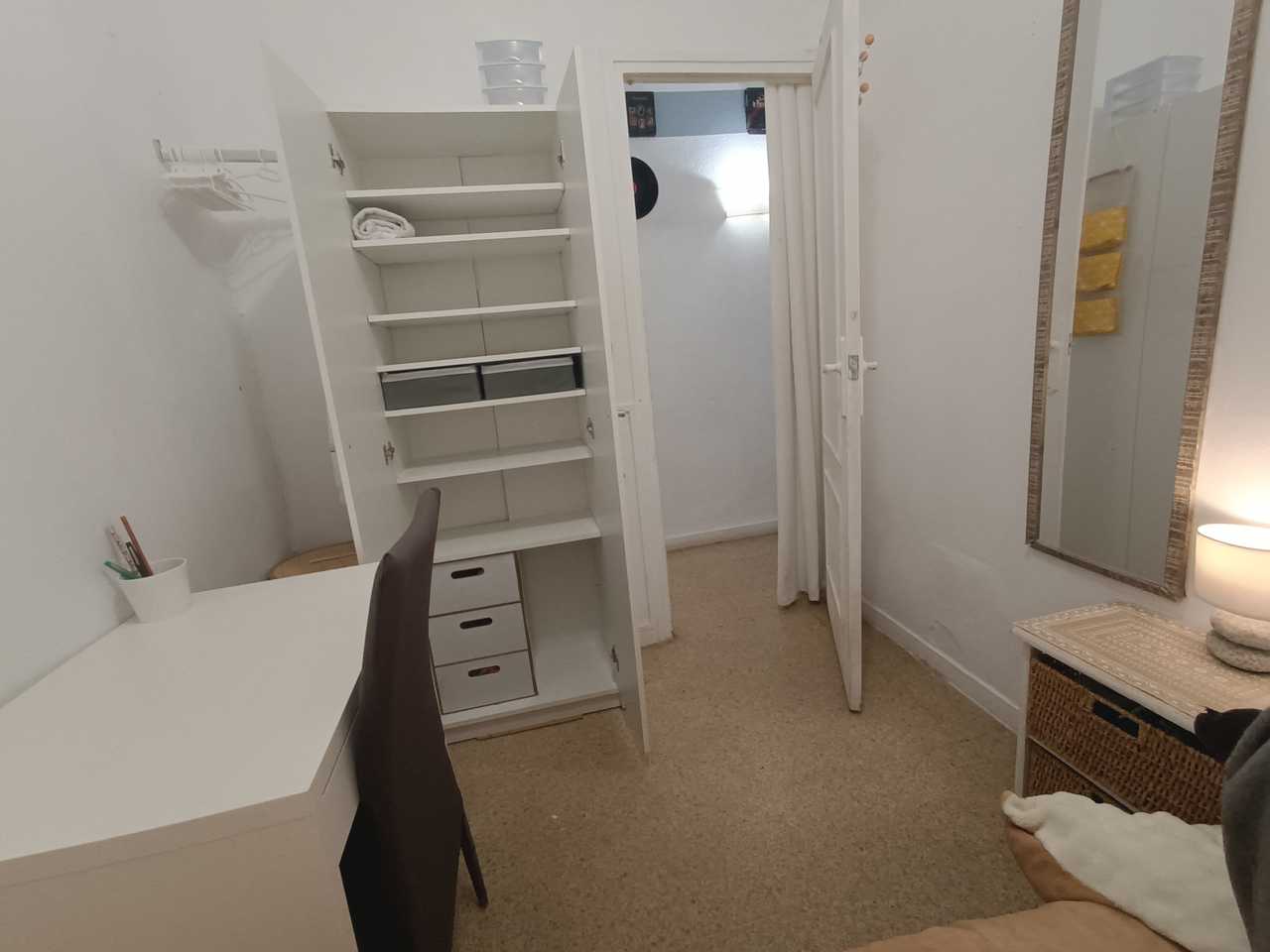 Double Room Well Located