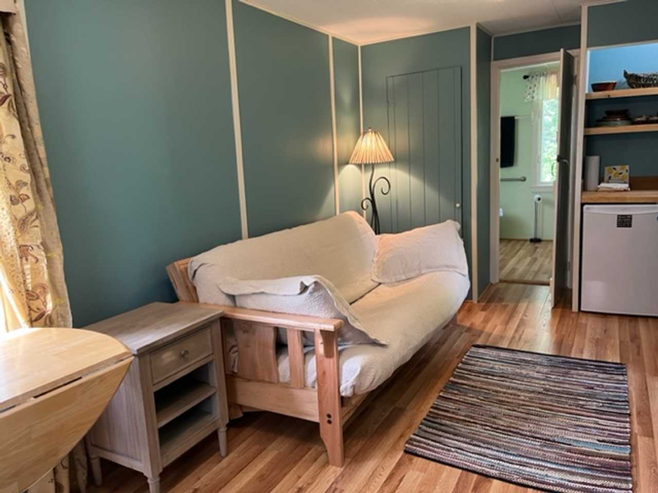 "Bohemian Bungalow" Studio Island Guest Cottage