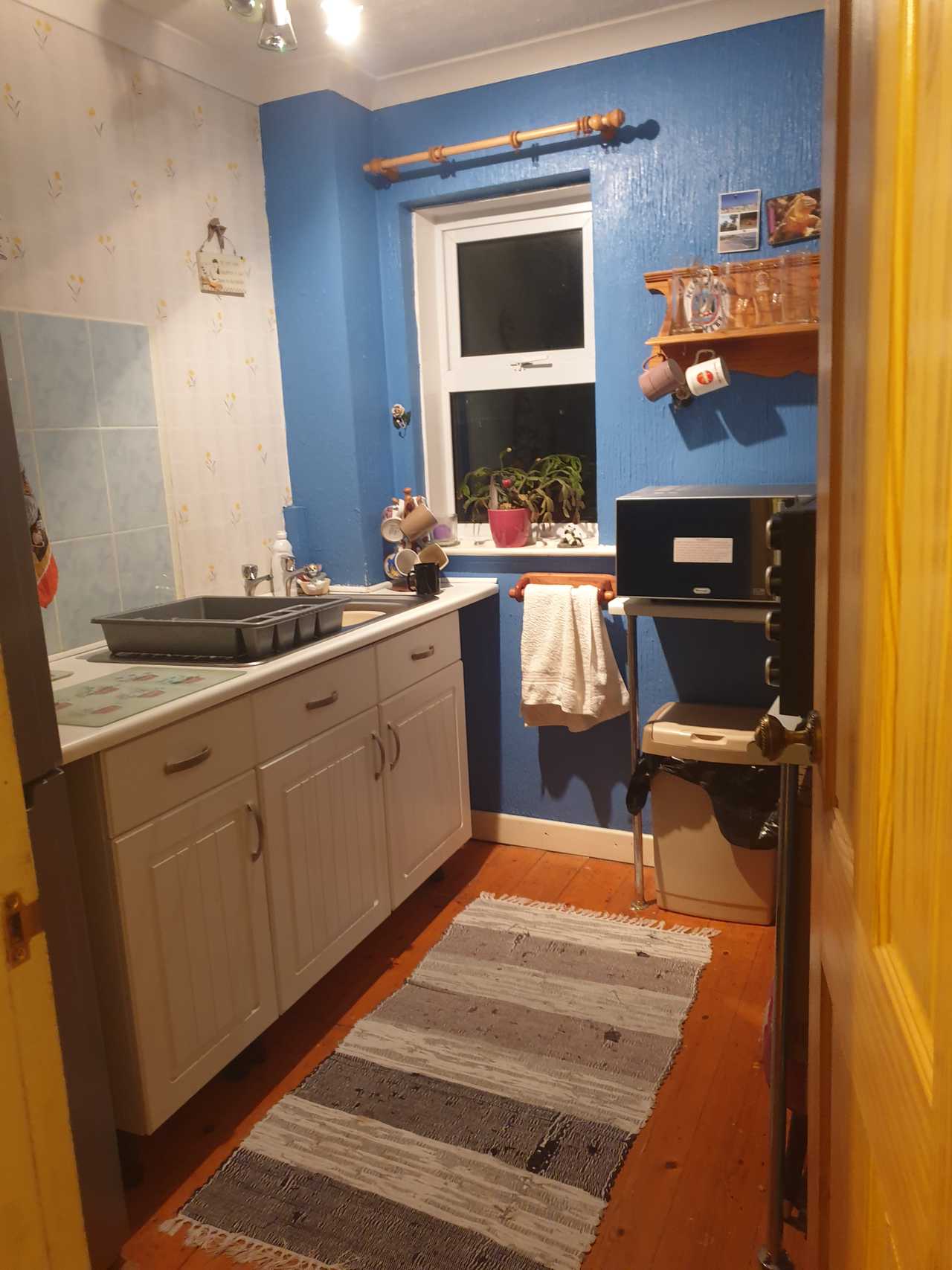 Cosy room close to town ,beaches and gannel estuary,boating lake and gardens