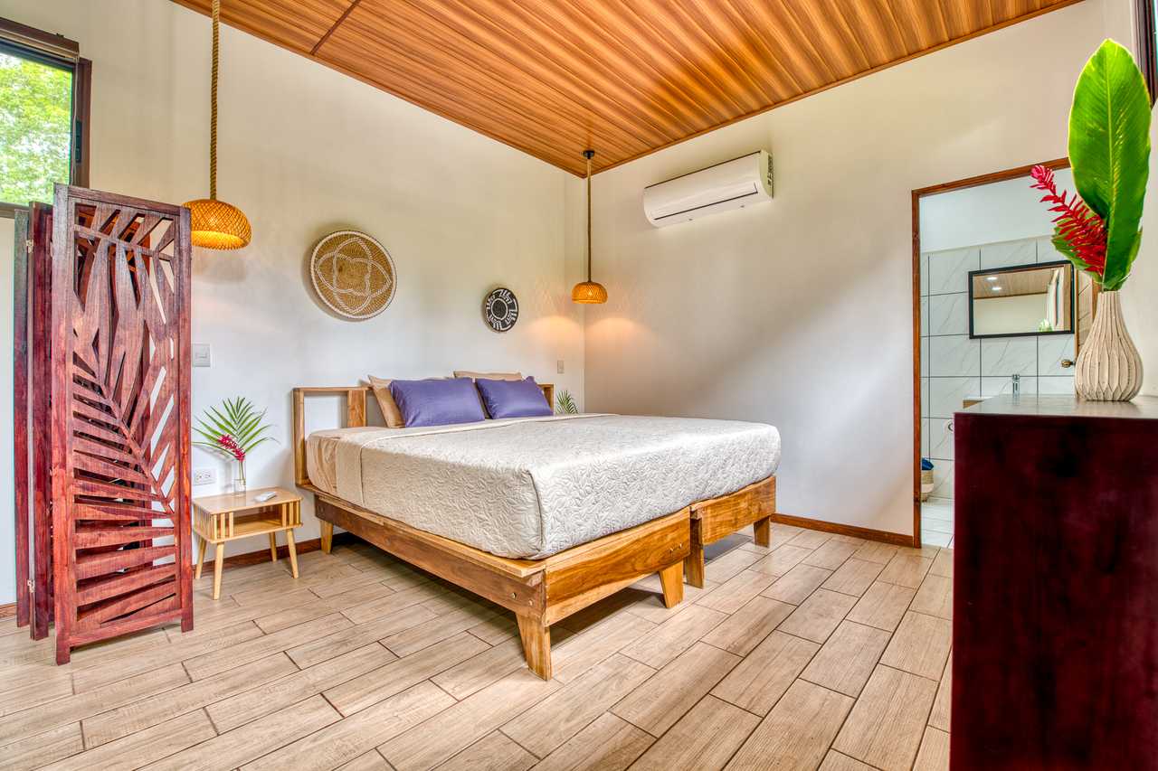 Beachfront Studio - Fast Wifi & AC