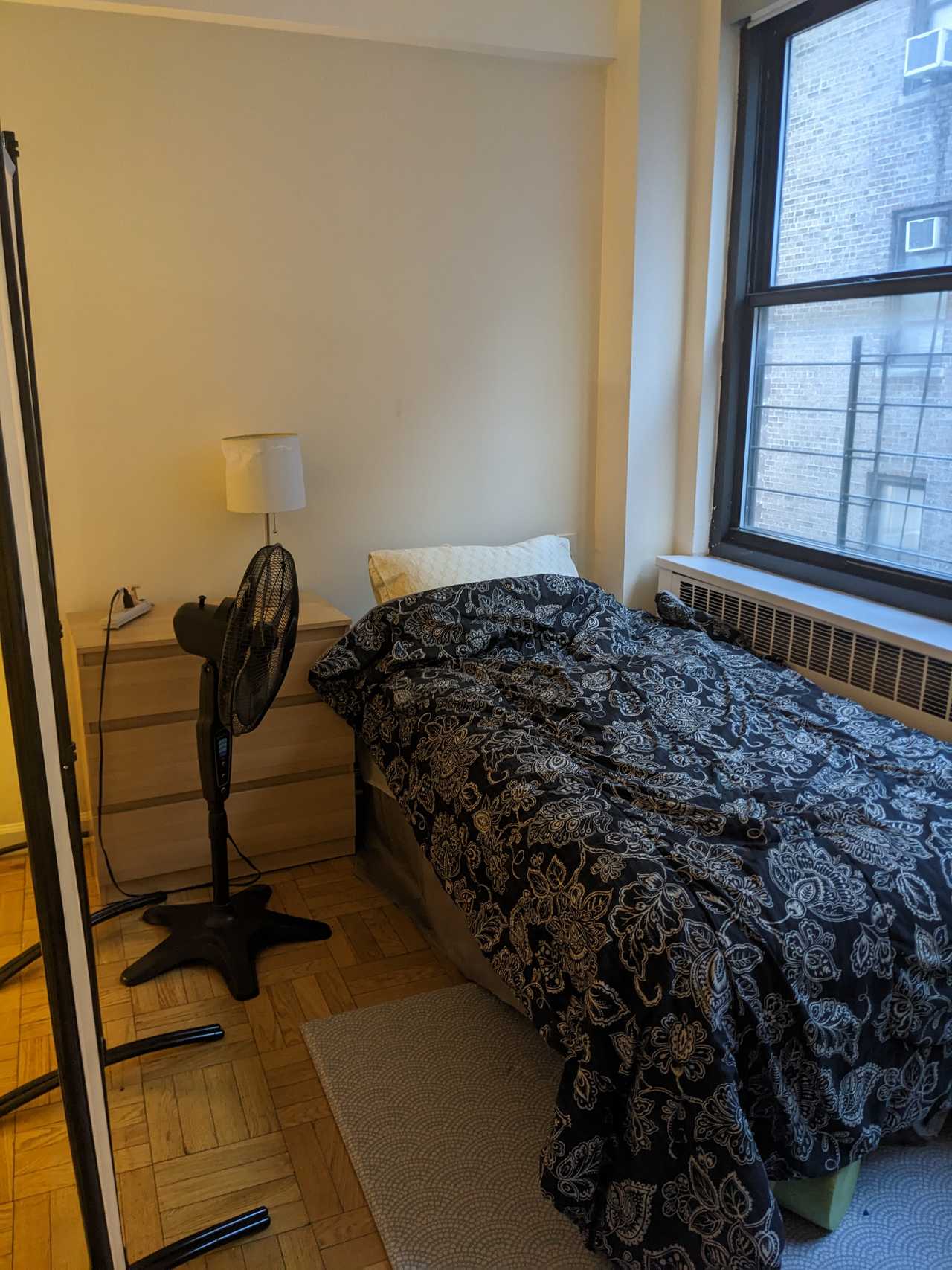 Sunny space in a fully vegan, conveniently located, child-centered apartment