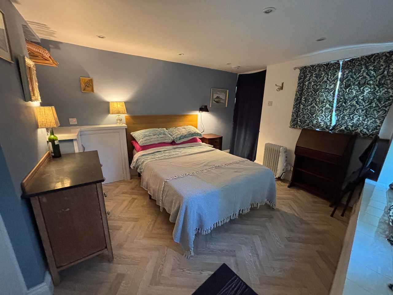 The Guest Room at Champs Cottage 