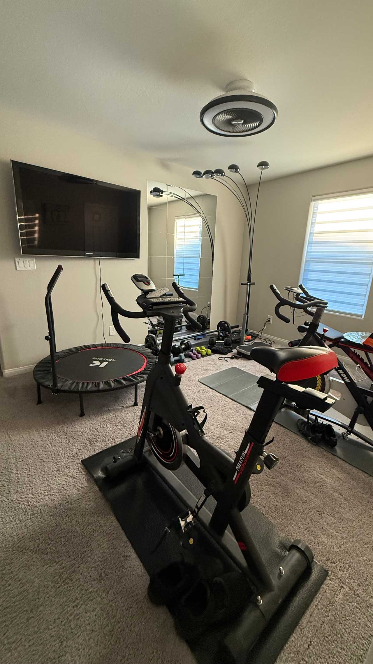Las Vegas Vegan Stay - Stylish Room in a New Home