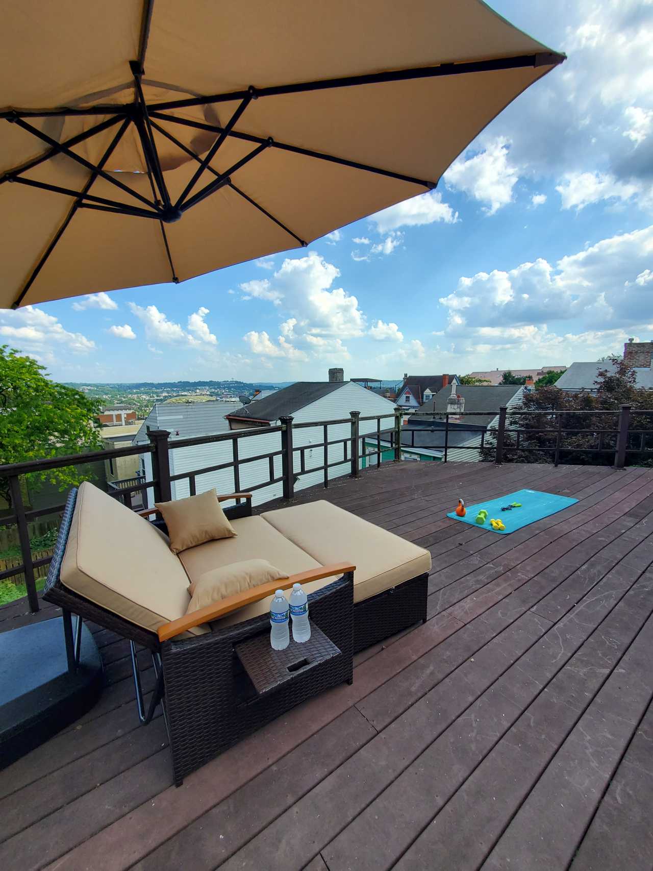 Mt. Adams Garden Villa Lookout - 4BR, 3Bath, Hot Tub, Balcony, Deck, Billiards